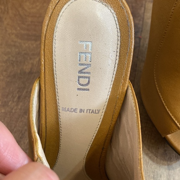 Fendi platform zipper heels - Picture 2 of 7